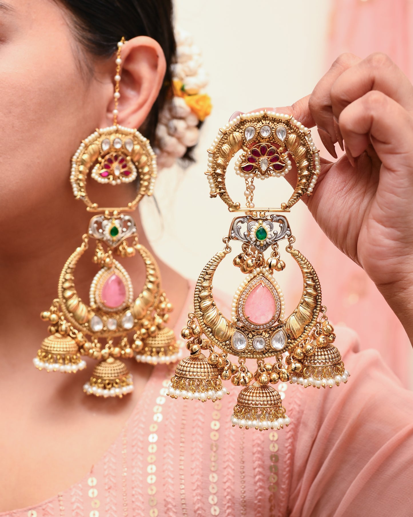 Praneeka Danglers