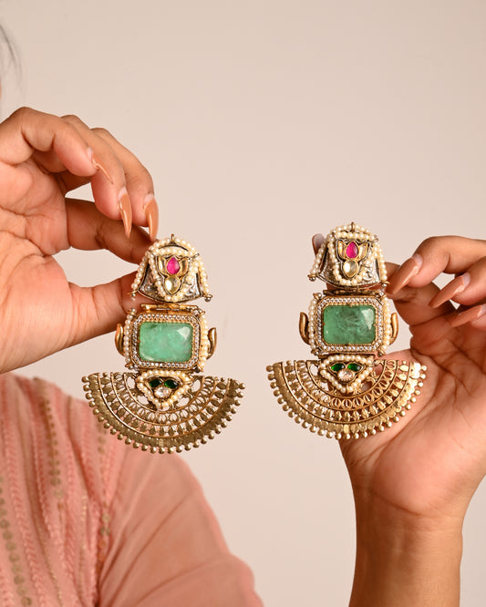 Hayaat Stud Earrings