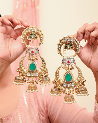 Praneeka Danglers