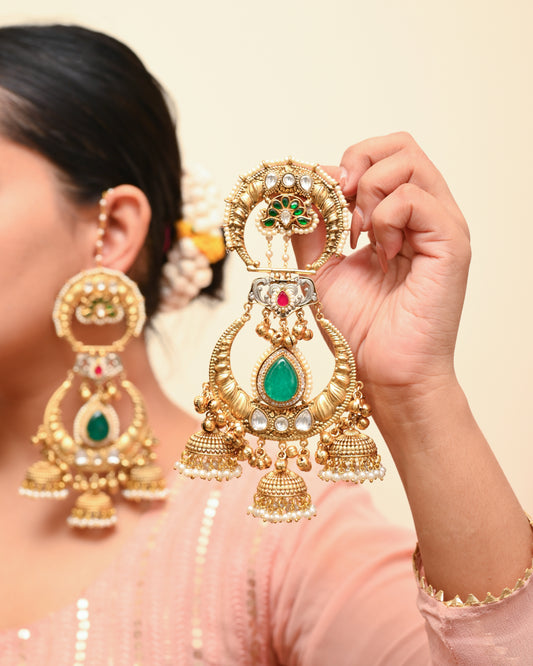 Praneeka Danglers