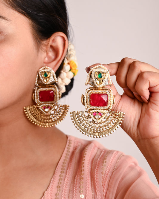 Hayaat Stud Earrings