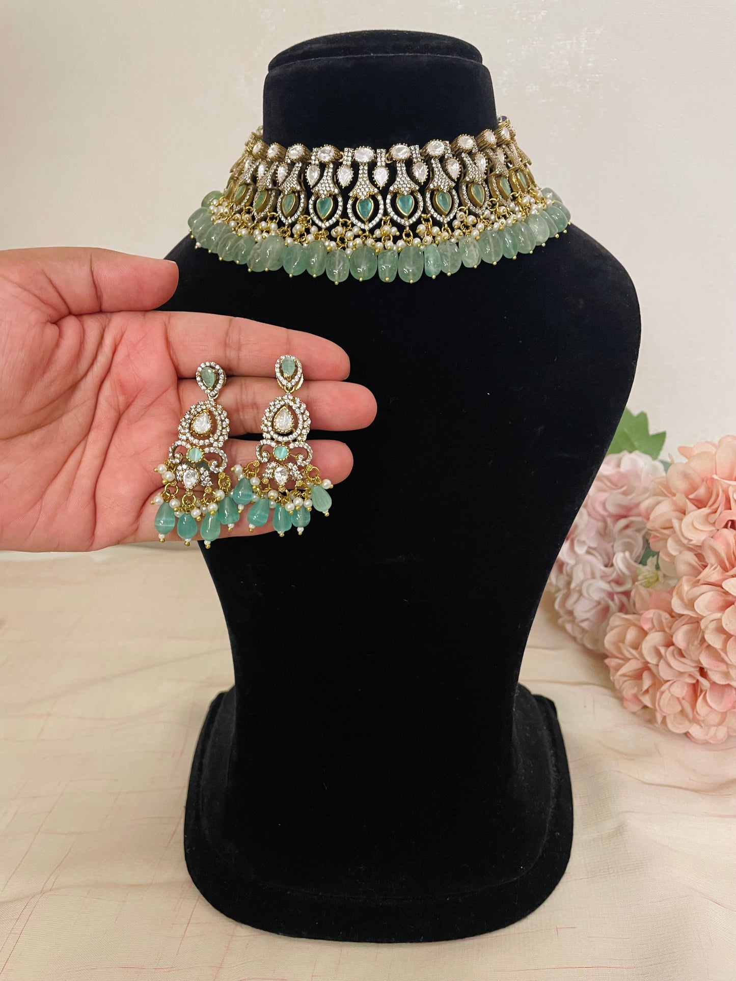 Gulbahar Choker