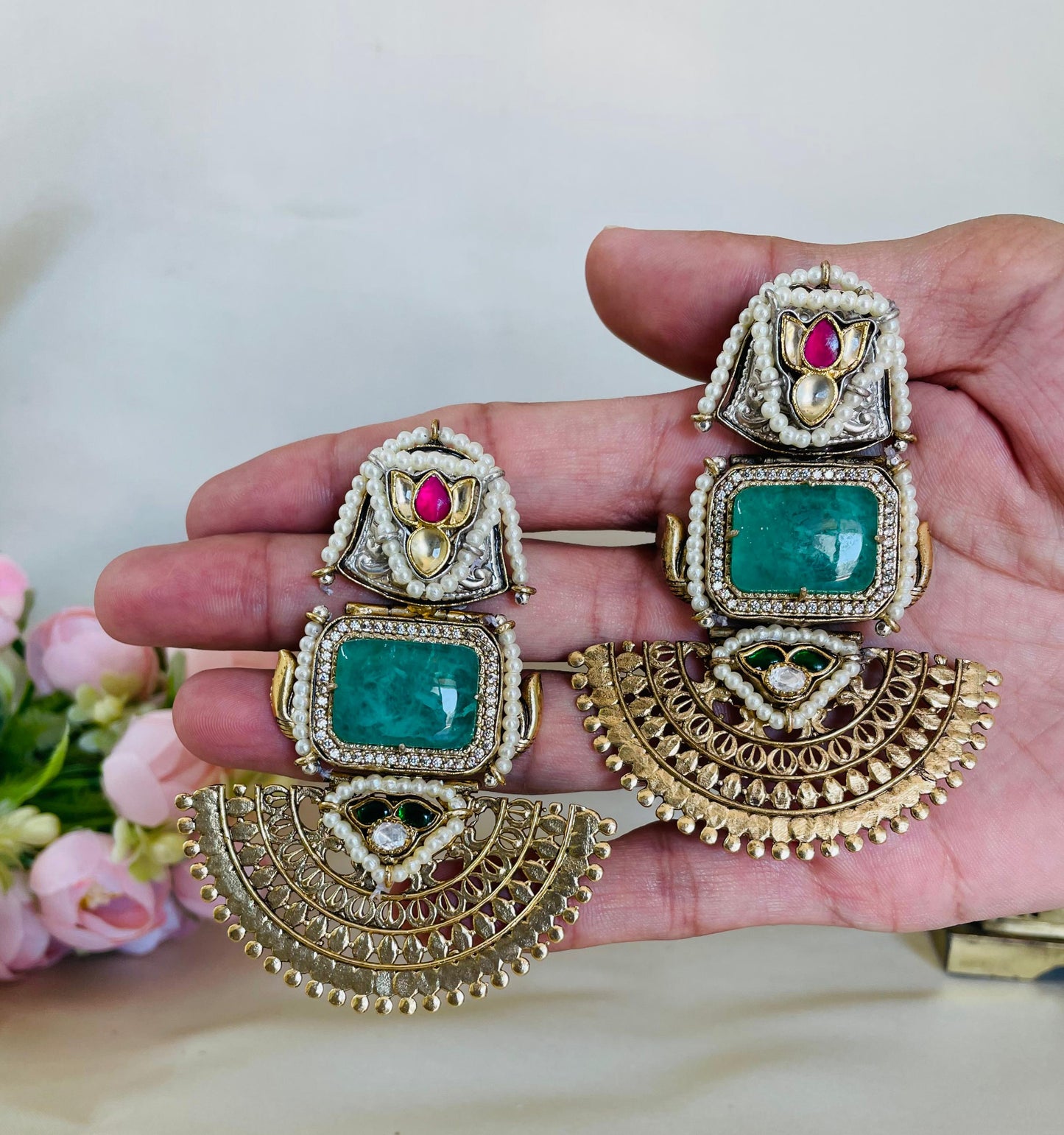 Hayaat Stud Earrings