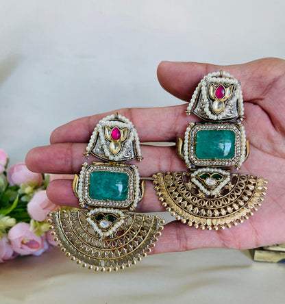 Hayaat Stud Earrings