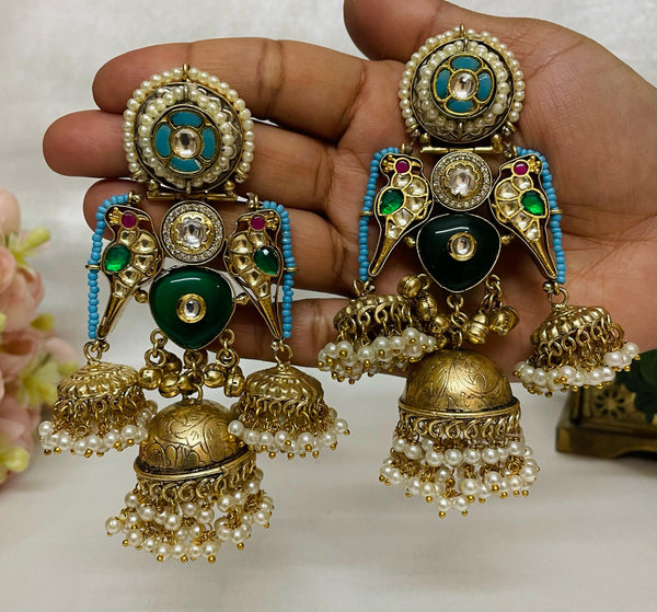 Avni Jhumkas