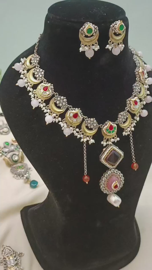 Aratrika Fusion Choker Set