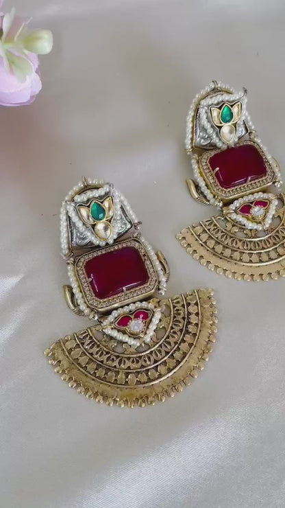 Hayaat Stud Earrings