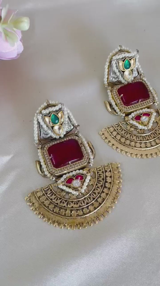 Hayaat Stud Earrings