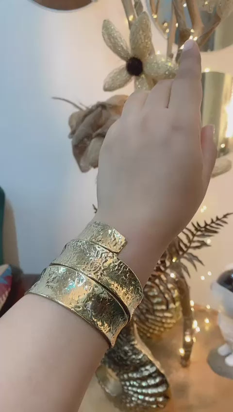 Rajsi handcuff