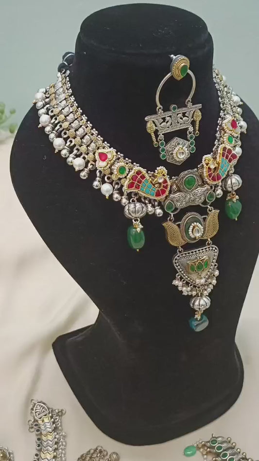 Ipshita Fusion Choker Set
